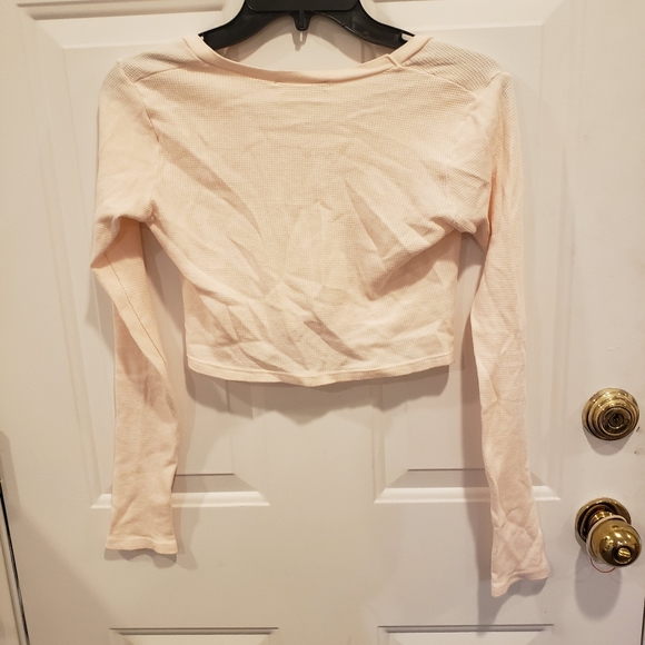 Brandy Melville  v-neck crop  top - Picture 2 of 4
